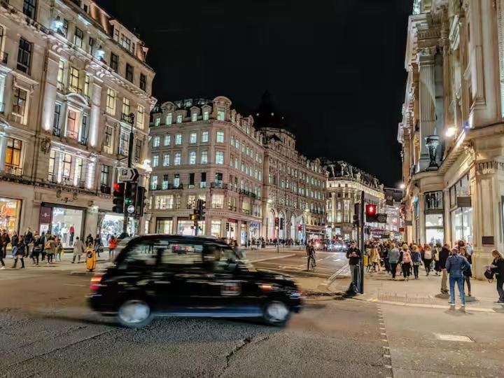 Off Oxford Circus! Large Unique Artist'S Family And Friends Home ロンドン エクステリア 写真